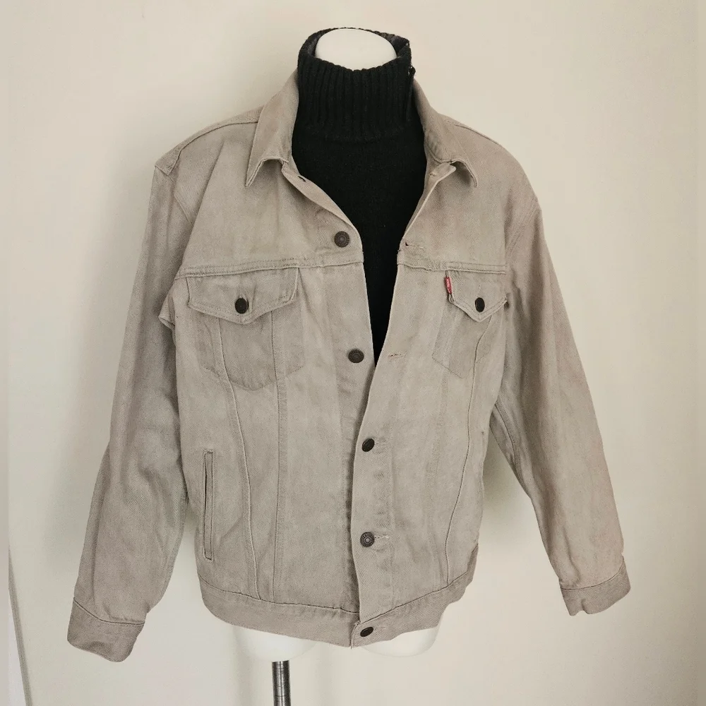 Levi's Relaxed Fit Trucker Jacket Size Medium EUC Unisex
